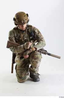 Photos Frankie Perry Army USA Recon - Poses kneeling whole…